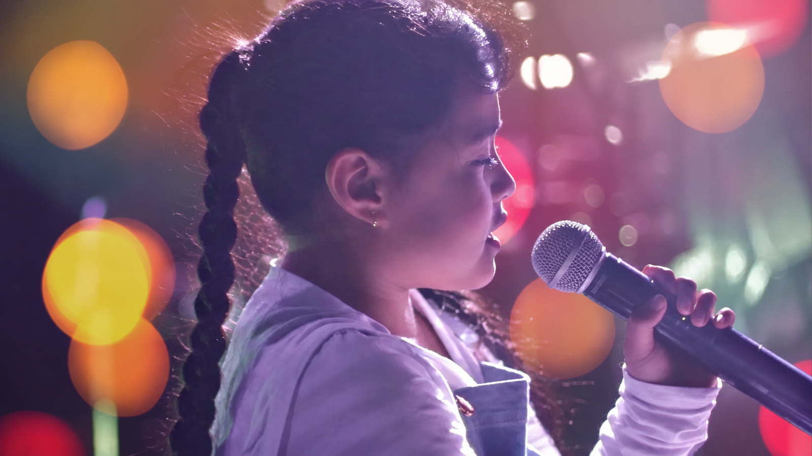 Young singer at Thrive